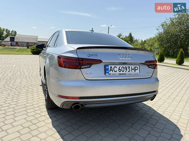 Седан Audi A4 2018 в Луцке