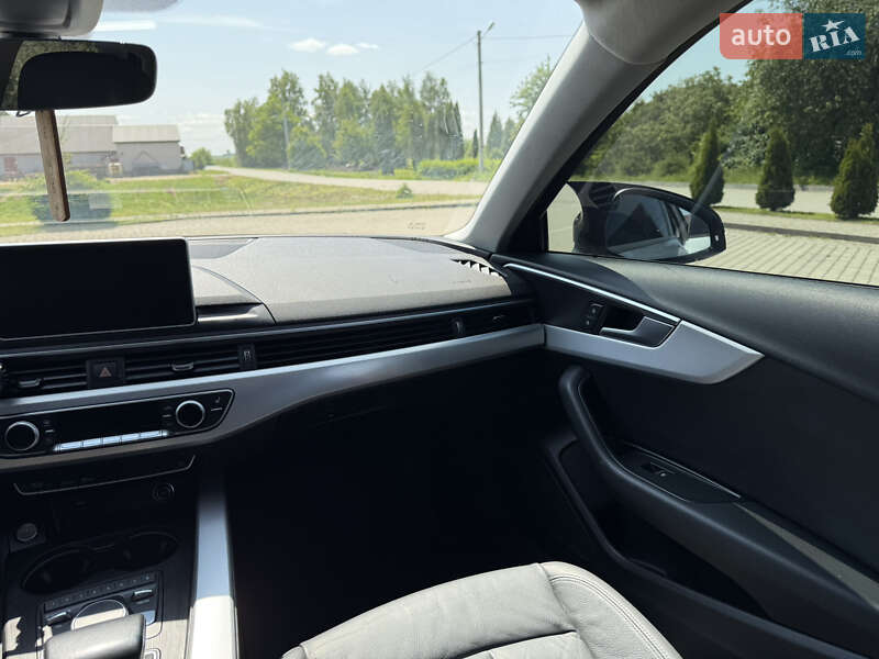 Седан Audi A4 2018 в Луцке