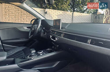 Седан Audi A4 2018 в 