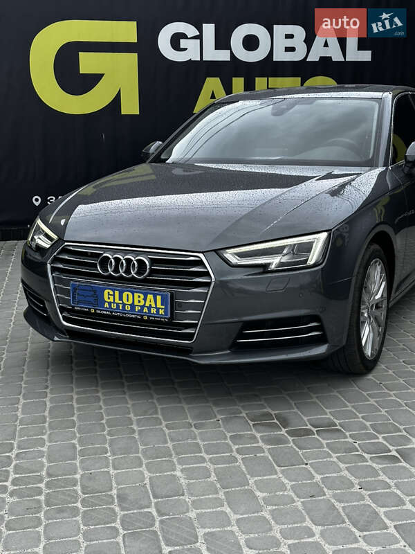 Седан Audi A4 2018 в Львове