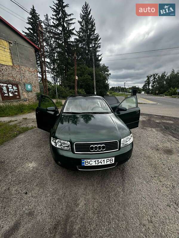 Седан Audi A4 2002 в 