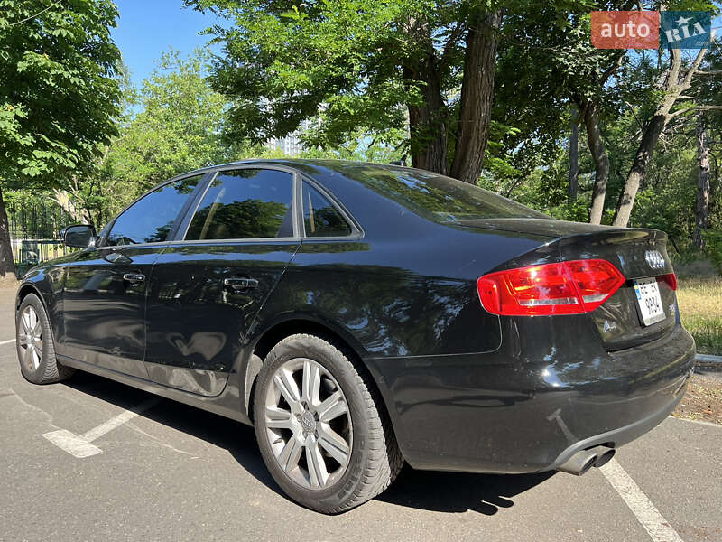 Седан Audi A4 2010 в Одессе