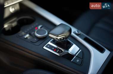 Седан Audi A4 2017 в 