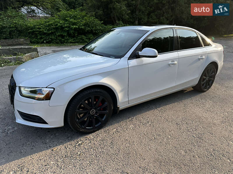 Седан Audi A4 2012 в Львове