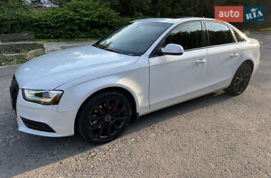 Седан Audi A4 2012 в 