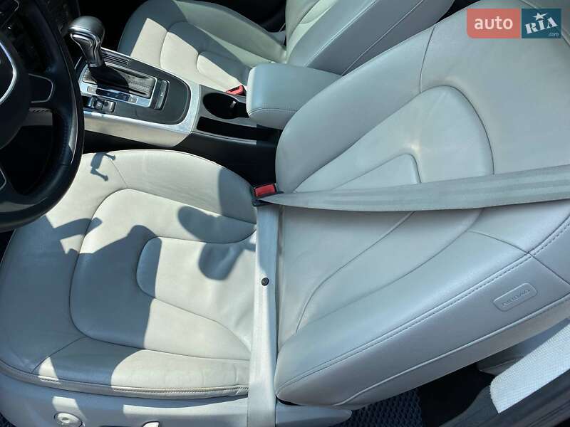 Седан Audi A4 2013 в Киеве