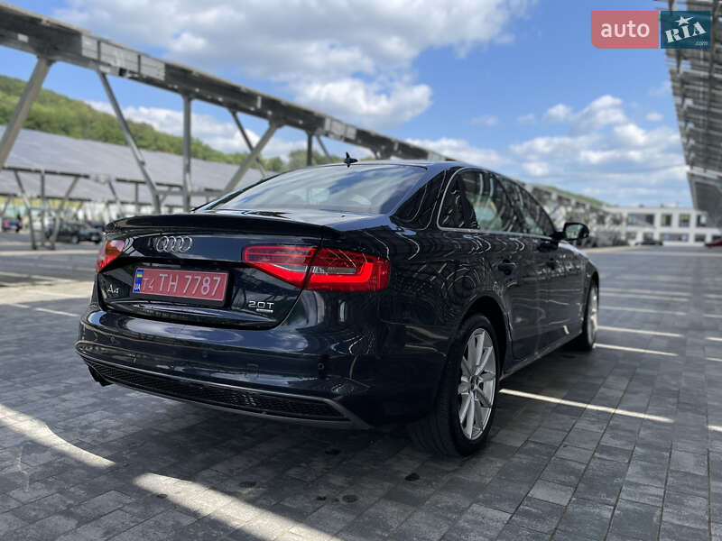 Седан Audi A4 2014 в Львові