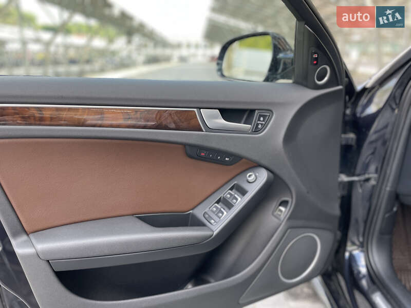 Седан Audi A4 2014 в Львові