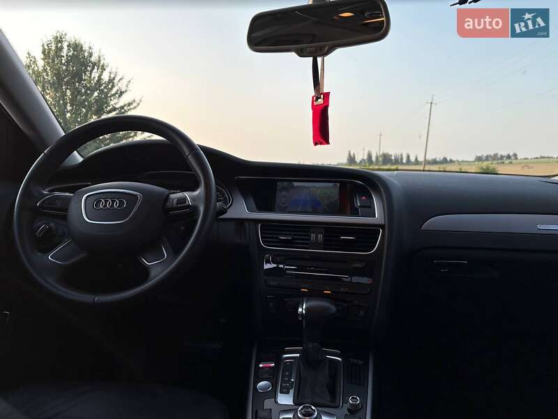 Седан Audi A4 2014 в Житомире