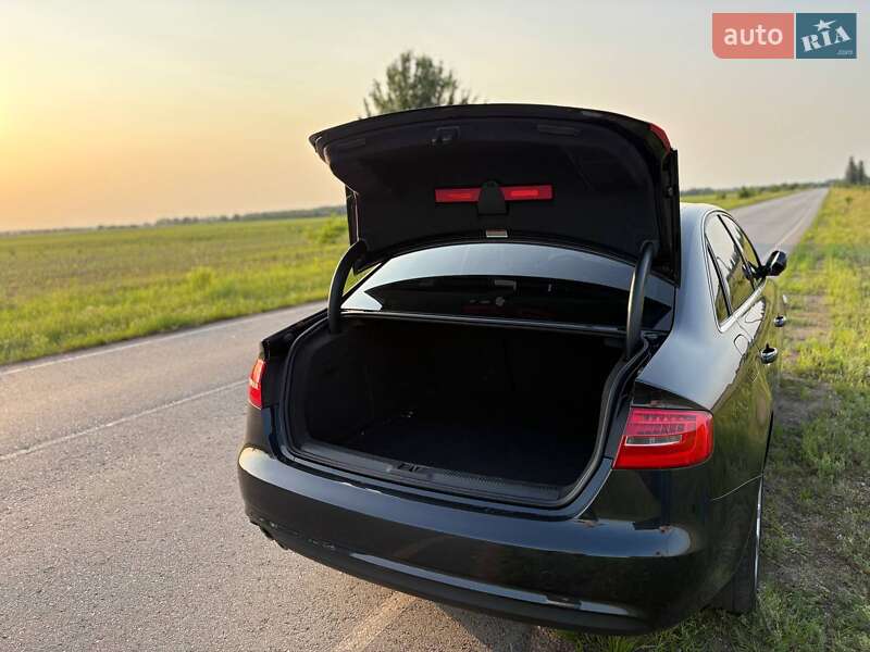 Седан Audi A4 2014 в Житомире