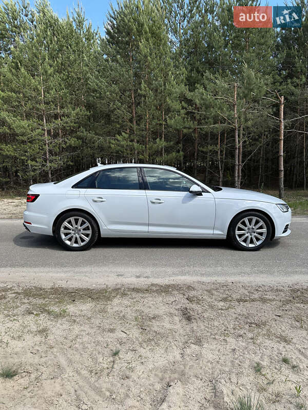 Седан Audi A4 2019 в Белогородке