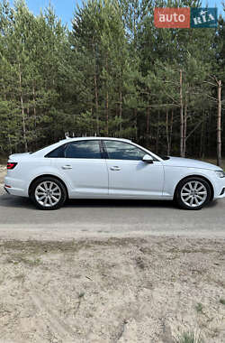 Седан Audi A4 2019 в 