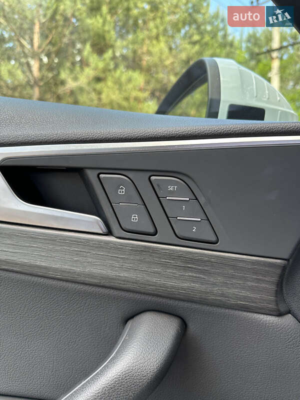 Седан Audi A4 2019 в Белогородке