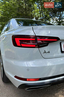 Седан Audi A4 2019 в 