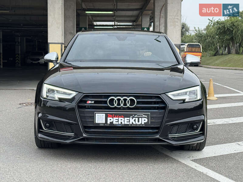 Седан Audi A4 2017 в Киеве