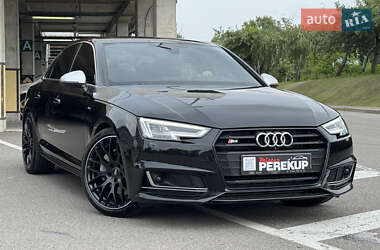 Седан Audi A4 2017 в 