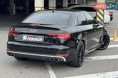 Седан Audi A4 2017 в 