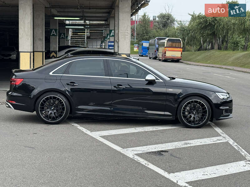 Седан Audi A4 2017 в Киеве