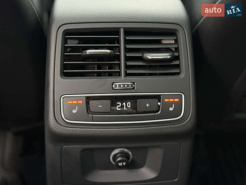 Седан Audi A4 2017 в Киеве