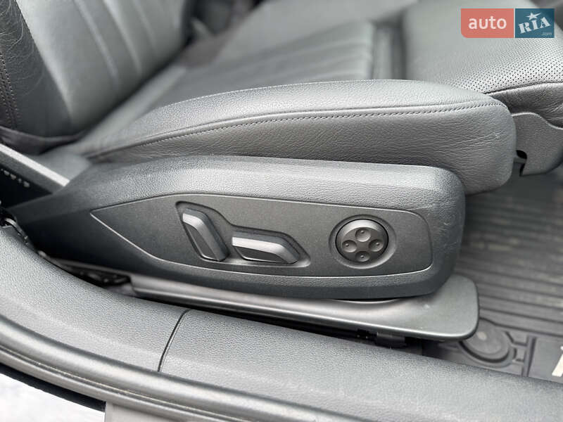 Седан Audi A4 2017 в Киеве