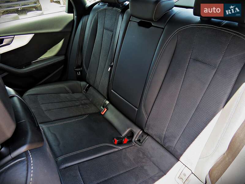 Седан Audi A4 2021 в Черкассах