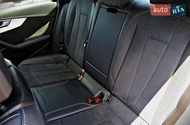 Седан Audi A4 2021 в 