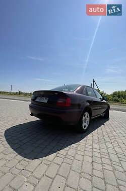 Седан Audi A4 1995 в 