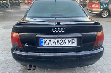 Седан Audi A4 1996 в 