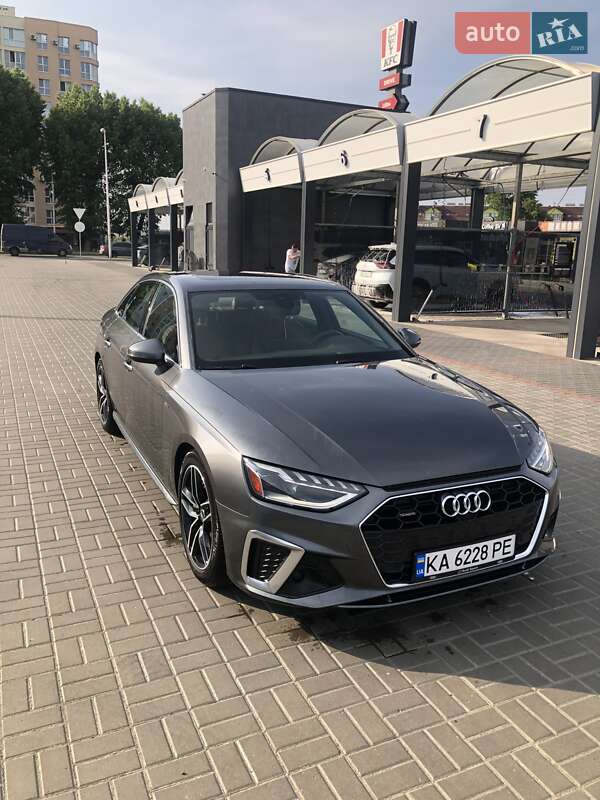 Седан Audi A4 2022 в Киеве
