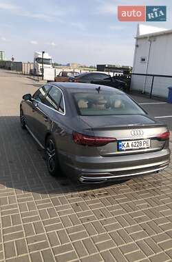 Седан Audi A4 2022 в 