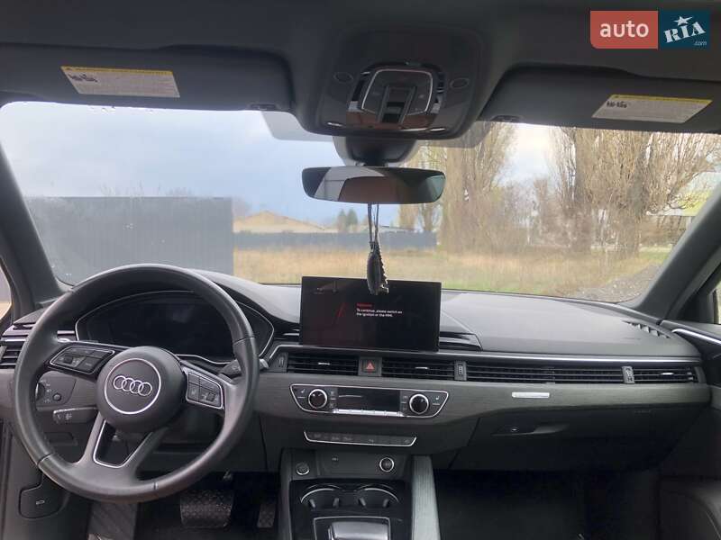 Седан Audi A4 2022 в Киеве