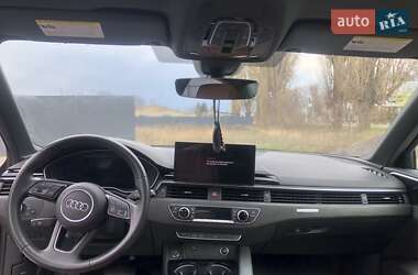 Седан Audi A4 2022 в 