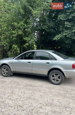 Седан Audi A4 1996 в Брусилове
