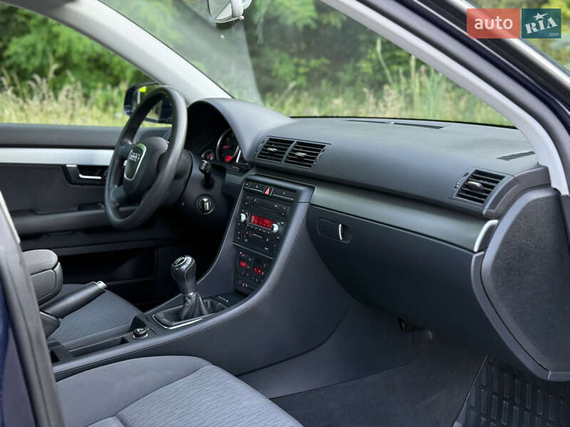 Седан Audi A4 2006 в Могилев-Подольске
