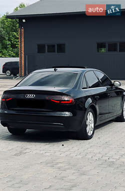 Седан Audi A4 2012 в 