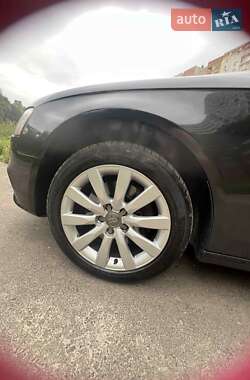 Седан Audi A4 2012 в 