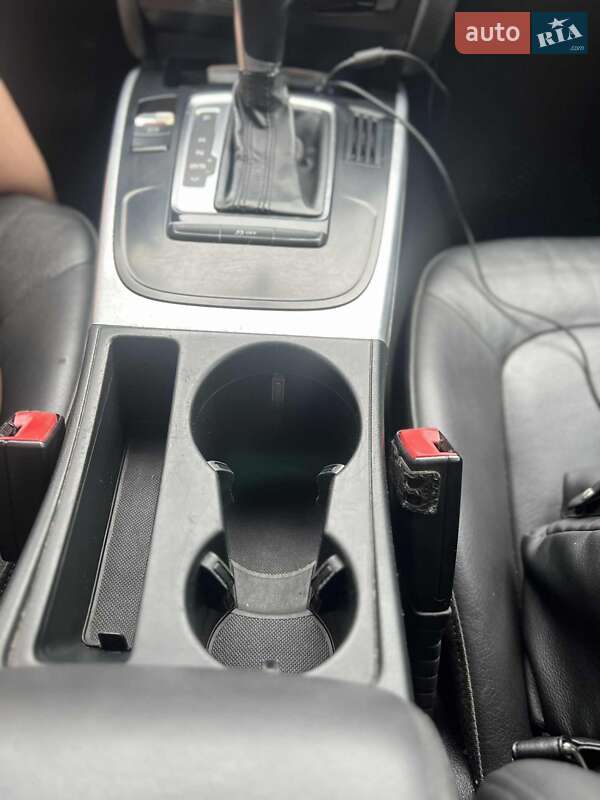 Седан Audi A4 2012 в Львове