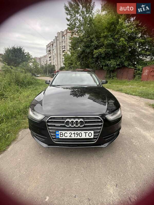 Седан Audi A4 2012 в Львове