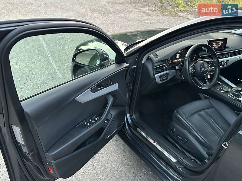 Седан Audi A4 2016 в Львове