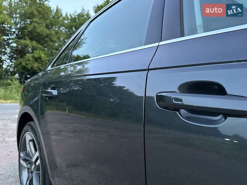 Седан Audi A4 2016 в Львове