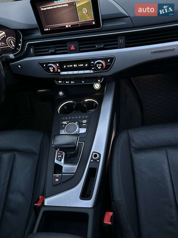 Седан Audi A4 2016 в Львове