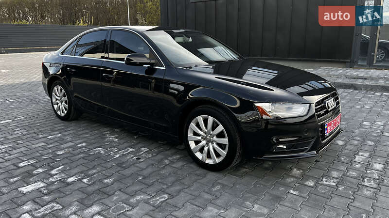 Седан Audi A4 2013 в 