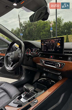 Седан Audi A4 2019 в 