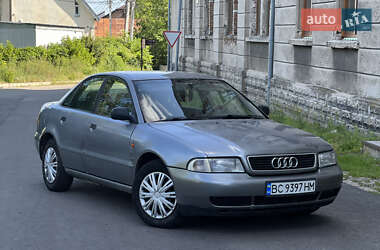 Седан Audi A4 1996 в Жовкві