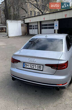 Седан Audi A4 2017 в 