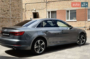Седан Audi A4 2016 в 