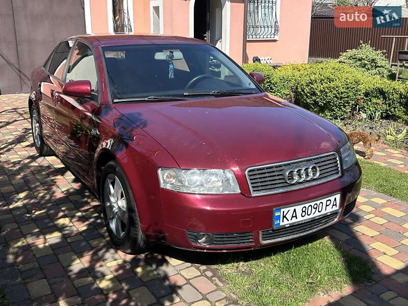 Седан Audi A4 2004 в 