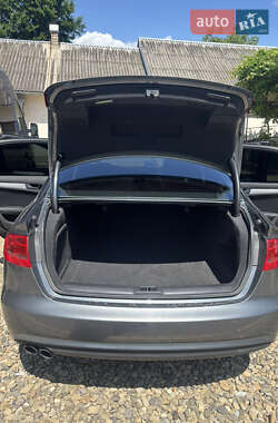 Седан Audi A4 2014 в 