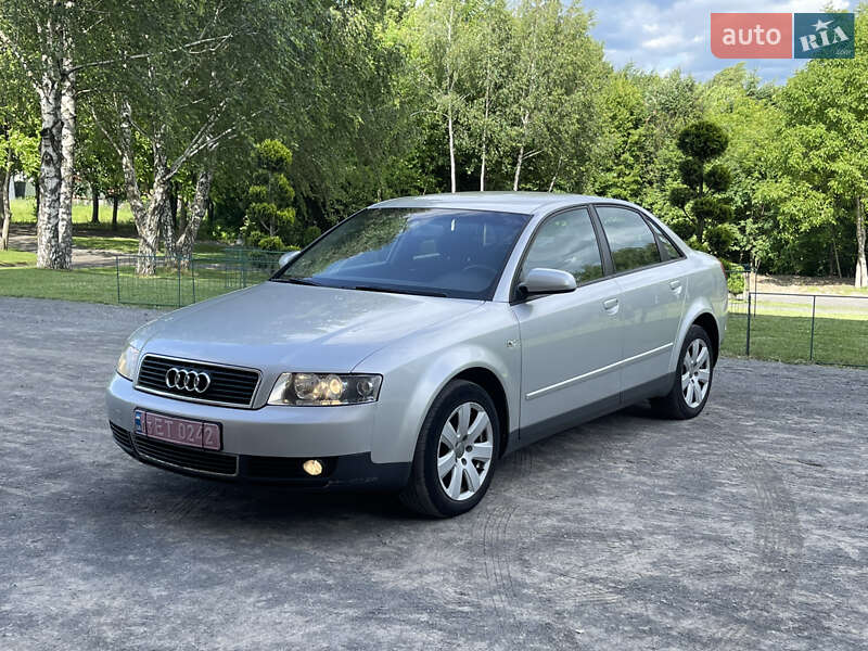 Седан Audi A4 2004 в 