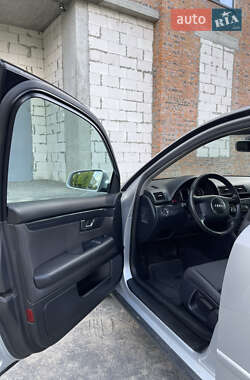 Седан Audi A4 2004 в 